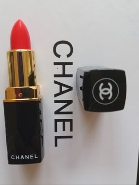 CHANEL Rouge Lipstick - Vibrant Red